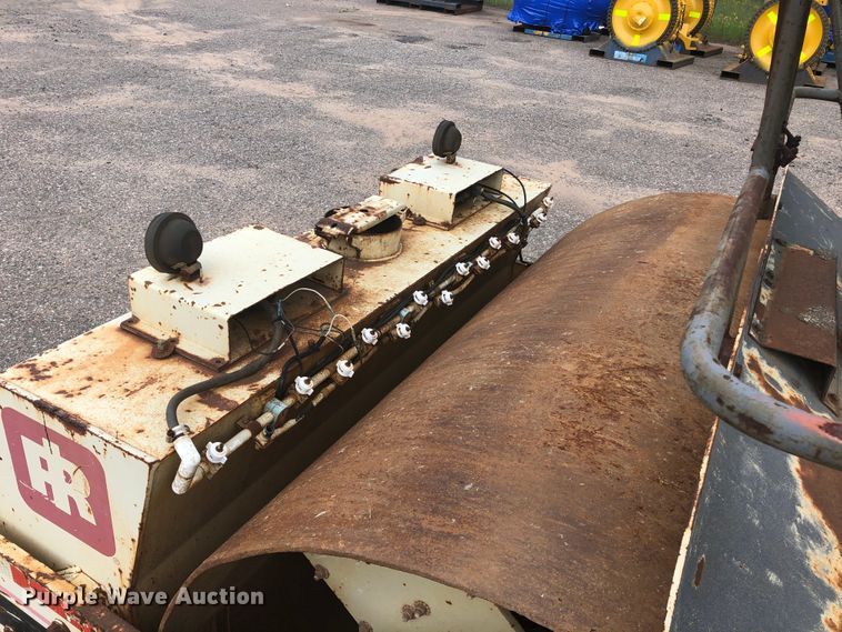 image for item H1571 1993 Ingersoll Rand DD110  vibratory double drum roller