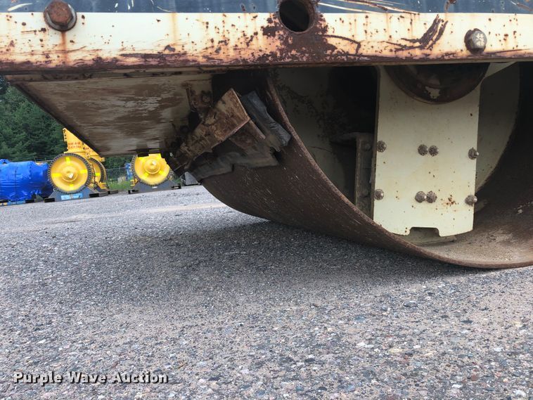 image for item H1571 1993 Ingersoll Rand DD110  vibratory double drum roller