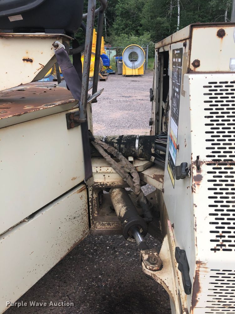 image for item H1571 1993 Ingersoll Rand DD110  vibratory double drum roller