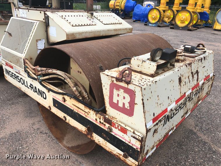 image for item H1571 1993 Ingersoll Rand DD110  vibratory double drum roller