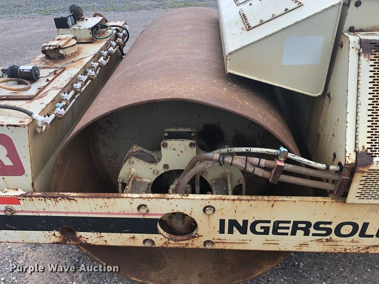 image for item H1571 1993 Ingersoll Rand DD110  vibratory double drum roller