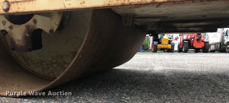 image for item H1571 1993 Ingersoll Rand DD110  vibratory double drum roller