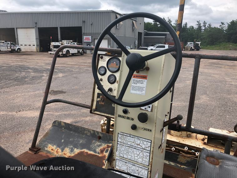 image for item H1571 1993 Ingersoll Rand DD110  vibratory double drum roller