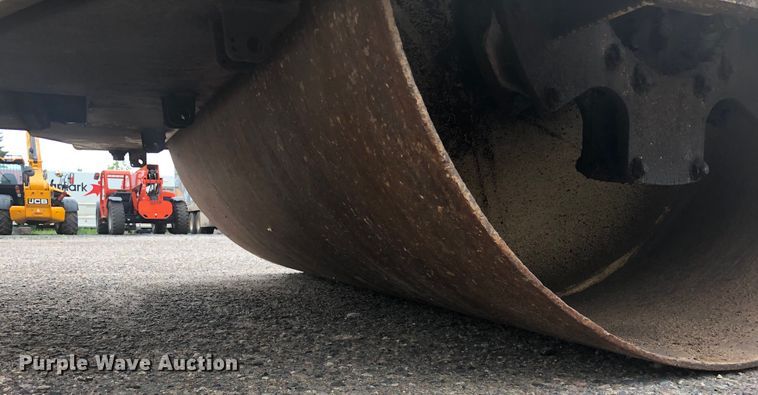 image for item H1571 1993 Ingersoll Rand DD110  vibratory double drum roller