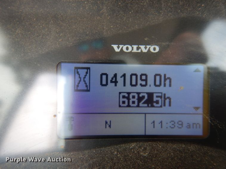 image for item HA9333 2012 Volvo BL70B  backhoe