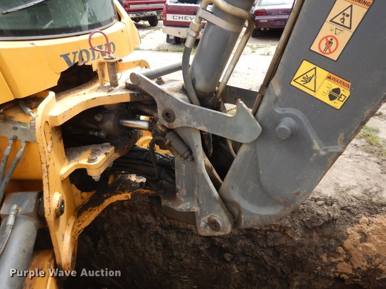 image for item HA9333 2012 Volvo BL70B  backhoe