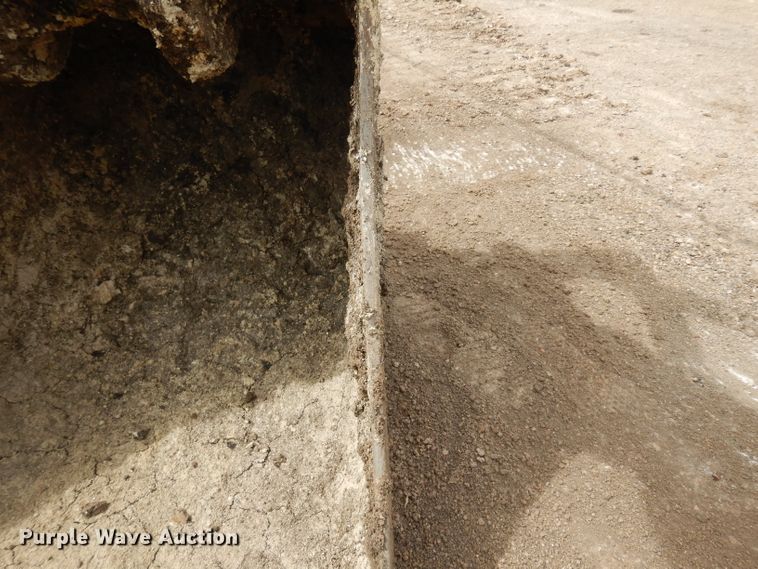 image for item HA9333 2012 Volvo BL70B  backhoe