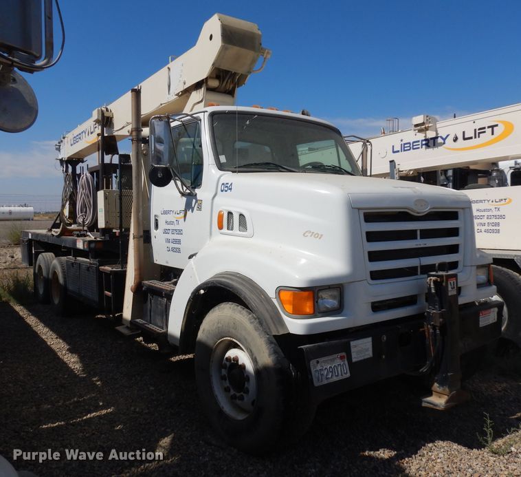 image for item HA9334 1998 Ford LS9000  crane truck