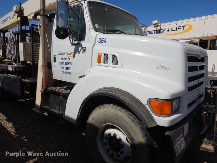 image for item HA9334 1998 Ford LS9000  crane truck