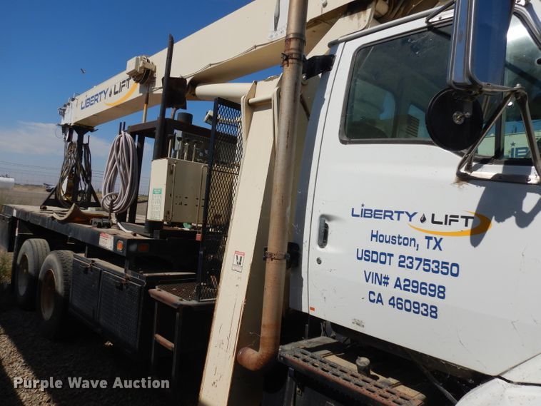 image for item HA9334 1998 Ford LS9000  crane truck