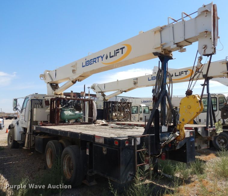 image for item HA9334 1998 Ford LS9000  crane truck