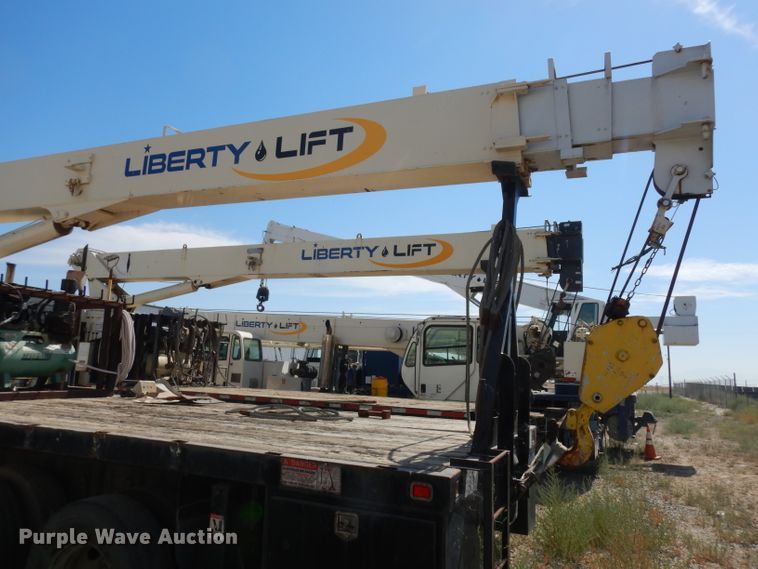 image for item HA9334 1998 Ford LS9000  crane truck