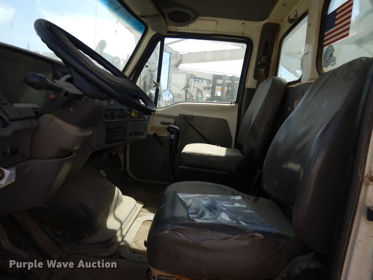 image for item HA9334 1998 Ford LS9000  crane truck