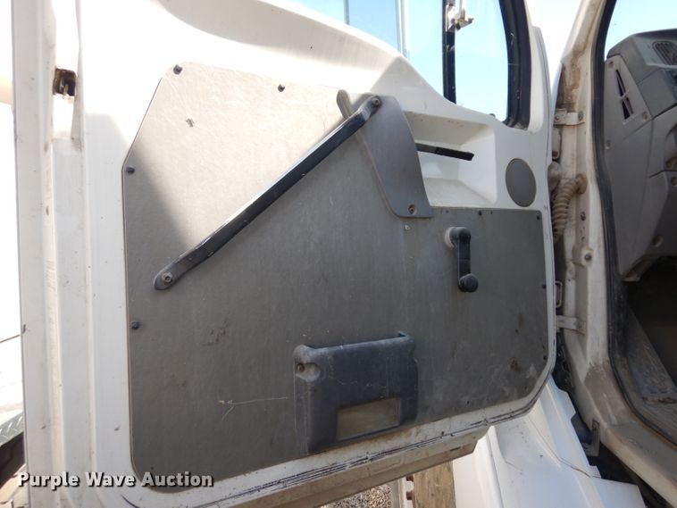 image for item HA9334 1998 Ford LS9000  crane truck