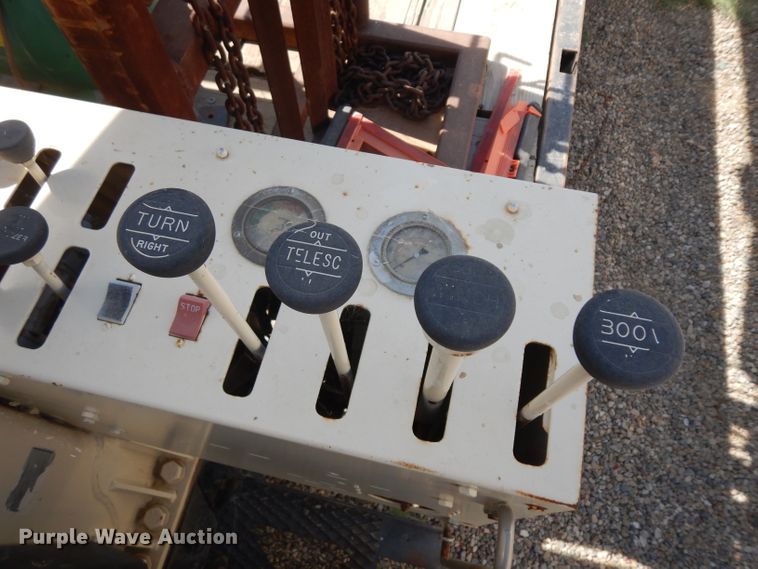 image for item HA9334 1998 Ford LS9000  crane truck