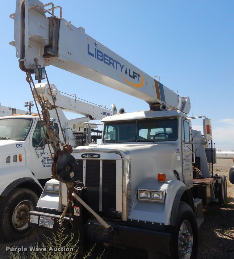 image for item HA9337 2001 Freightliner Classic  crane truck