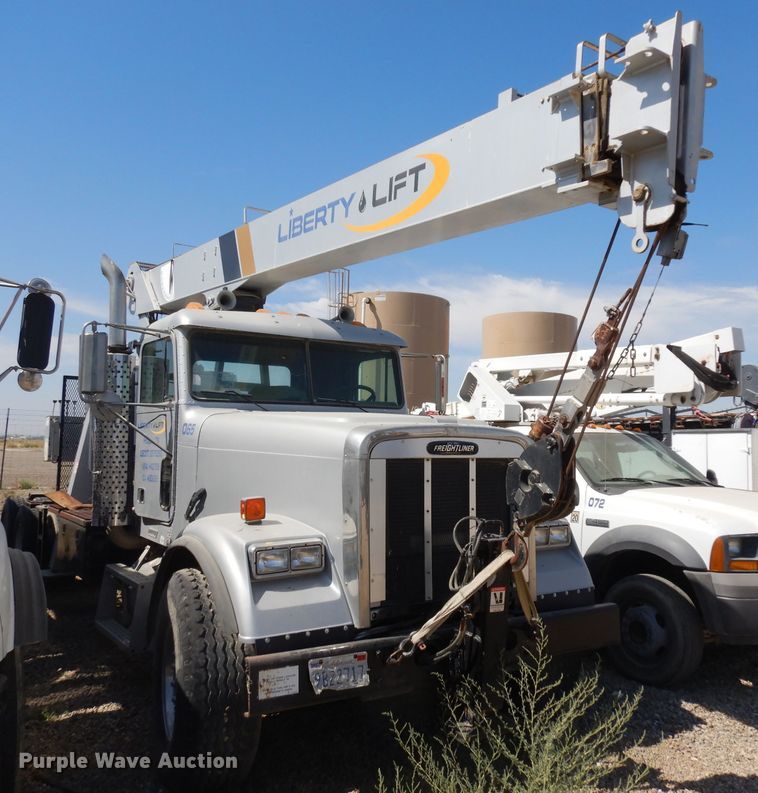 image for item HA9337 2001 Freightliner Classic  crane truck