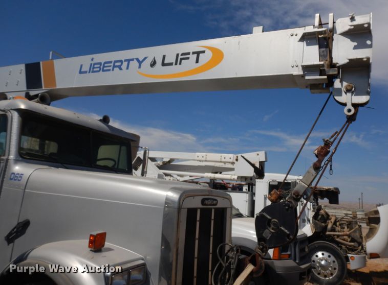 image for item HA9337 2001 Freightliner Classic  crane truck