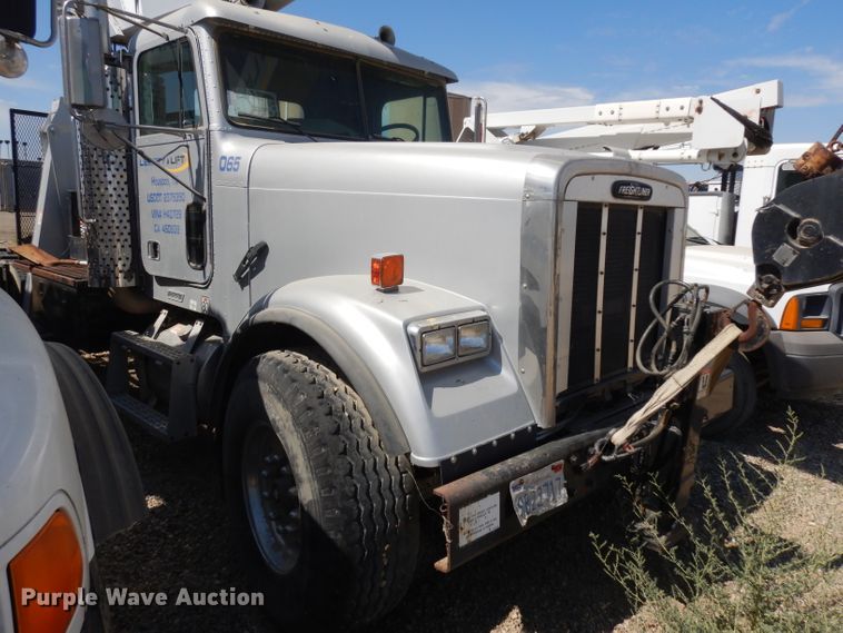 image for item HA9337 2001 Freightliner Classic  crane truck