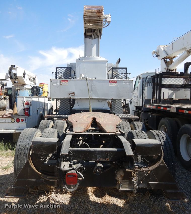 image for item HA9337 2001 Freightliner Classic  crane truck