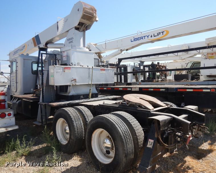 image for item HA9337 2001 Freightliner Classic  crane truck