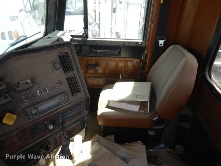 image for item HA9337 2001 Freightliner Classic  crane truck