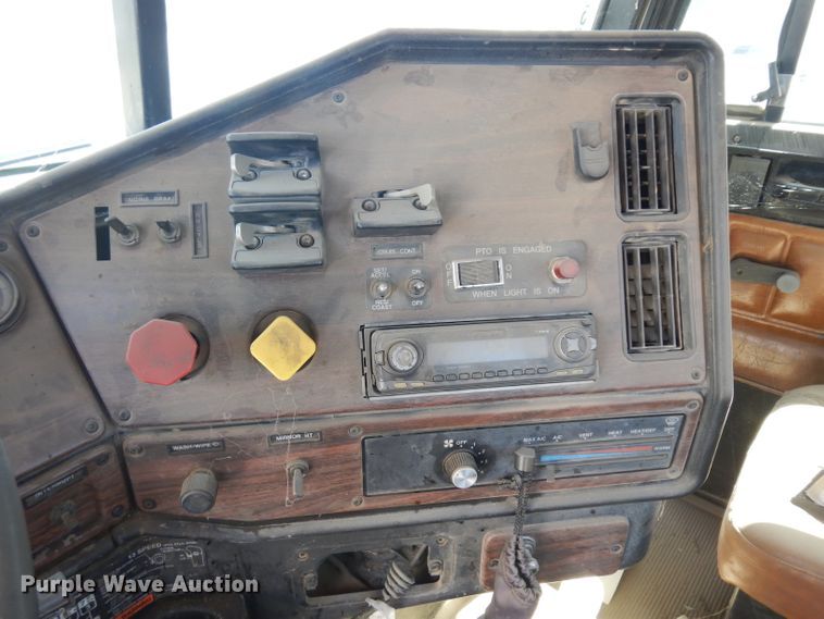 image for item HA9337 2001 Freightliner Classic  crane truck