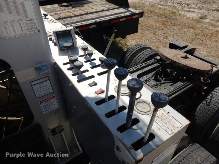 image for item HA9337 2001 Freightliner Classic  crane truck