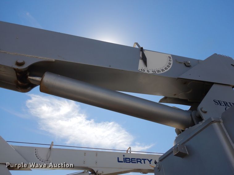 image for item HA9337 2001 Freightliner Classic  crane truck