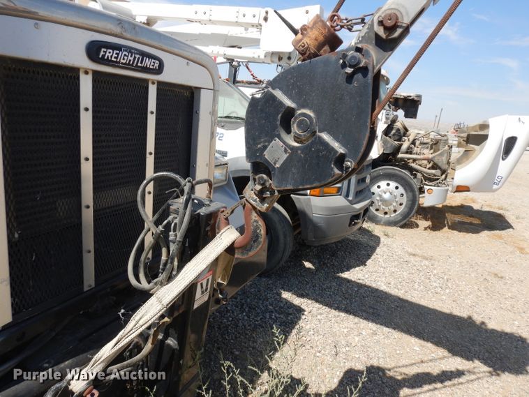 image for item HA9337 2001 Freightliner Classic  crane truck