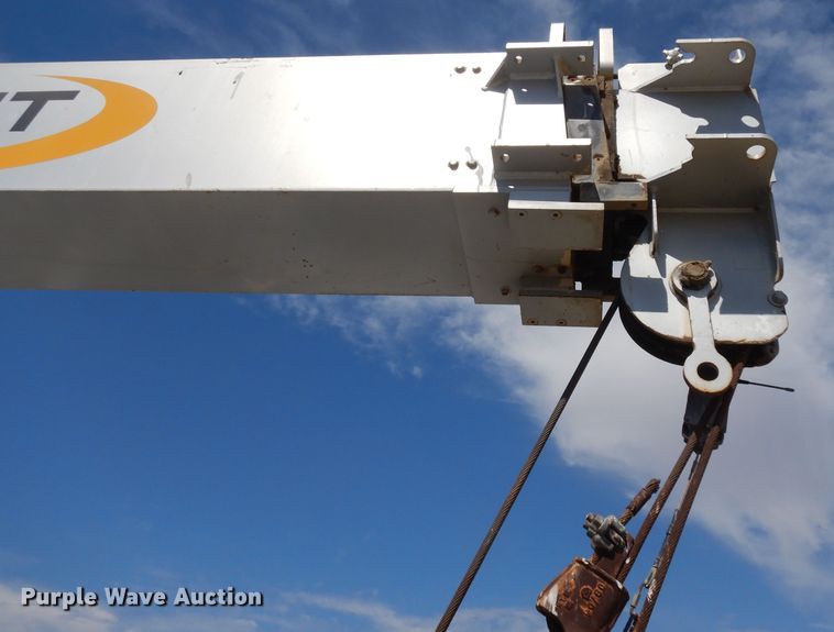 image for item HA9337 2001 Freightliner Classic  crane truck