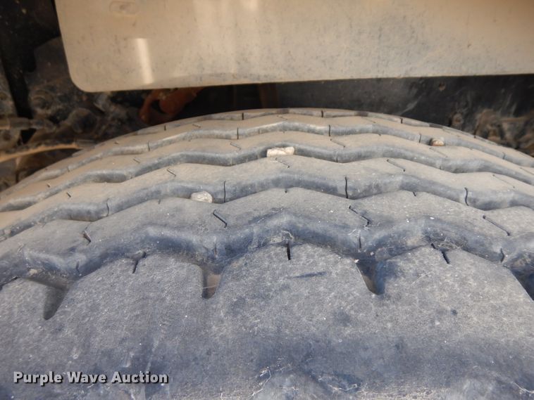 image for item HA9337 2001 Freightliner Classic  crane truck