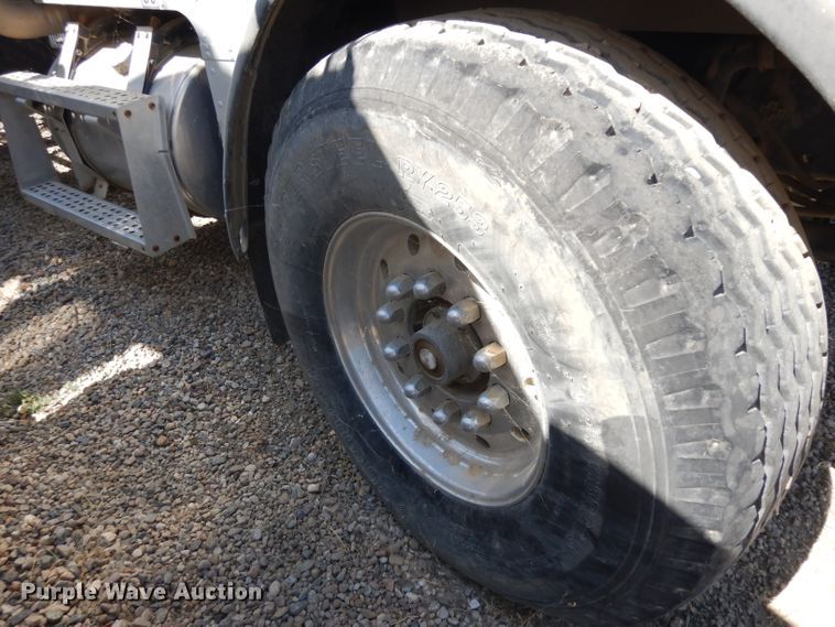 image for item HA9337 2001 Freightliner Classic  crane truck