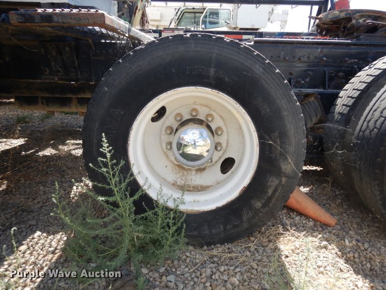 image for item HA9337 2001 Freightliner Classic  crane truck