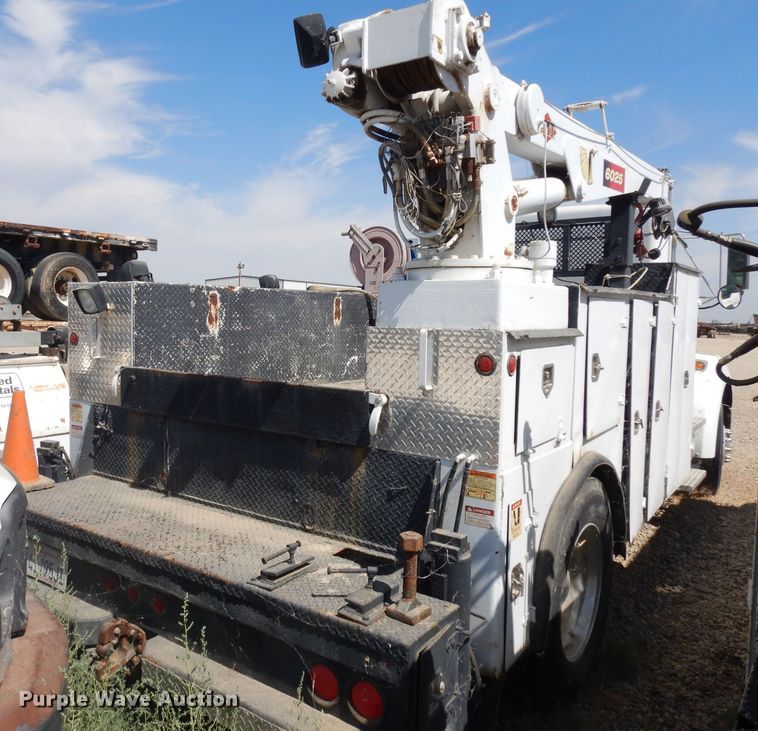 image for item HA9338 2001 Kenworth T300  utility bed truck with crane