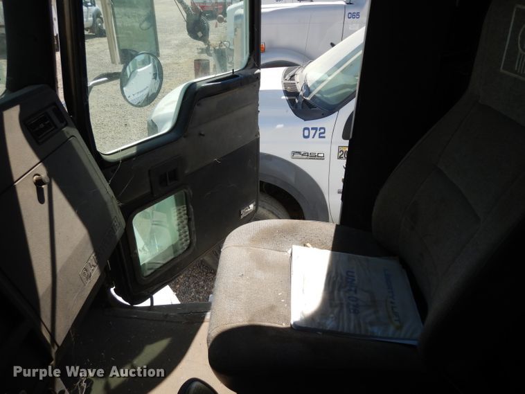 image for item HA9338 2001 Kenworth T300  utility bed truck with crane