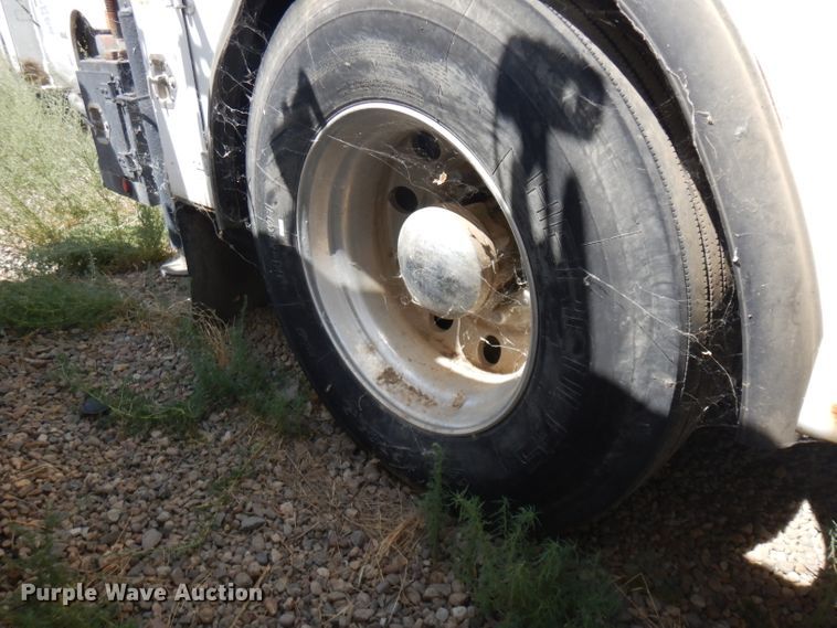 image for item HA9338 2001 Kenworth T300  utility bed truck with crane