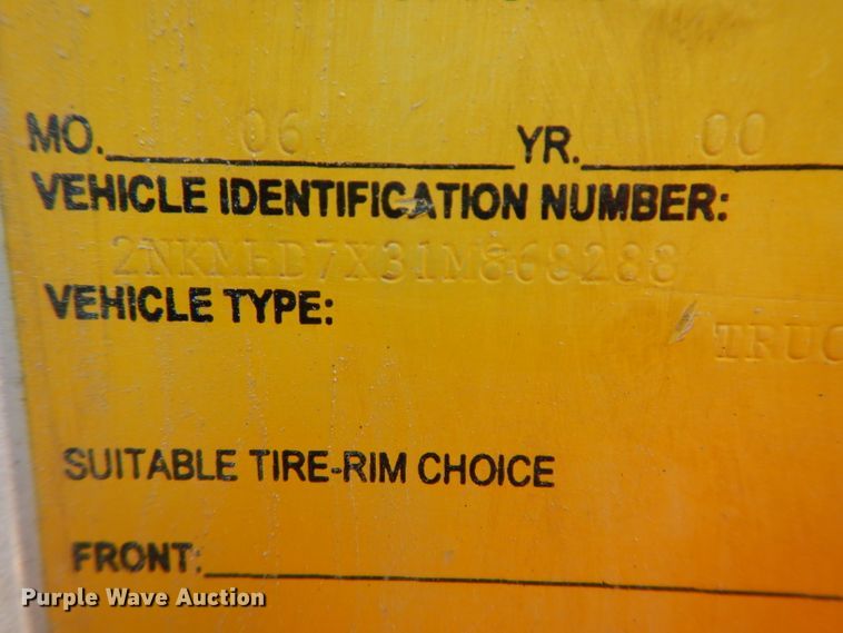 image for item HA9338 2001 Kenworth T300  utility bed truck with crane