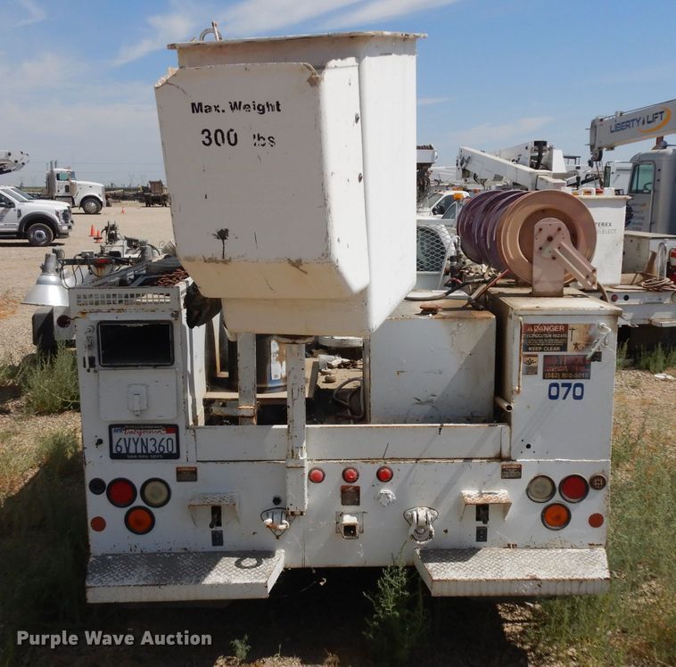 image for item HA9339 2003 Ford F550 Super Duty  bucket truck