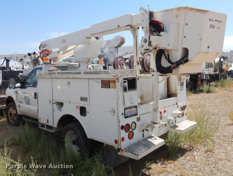 image for item HA9339 2003 Ford F550 Super Duty  bucket truck