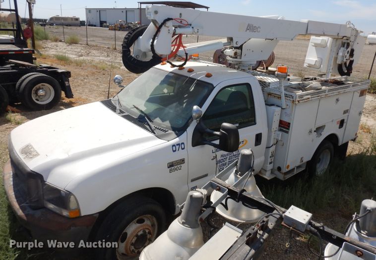 image for item HA9339 2003 Ford F550 Super Duty  bucket truck