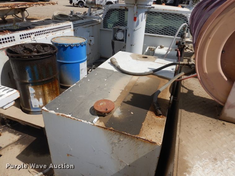 image for item HA9339 2003 Ford F550 Super Duty  bucket truck