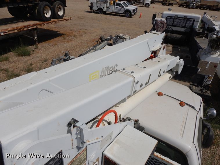 image for item HA9339 2003 Ford F550 Super Duty  bucket truck