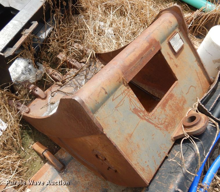 image for item HA9340 (3) backhoe buckets