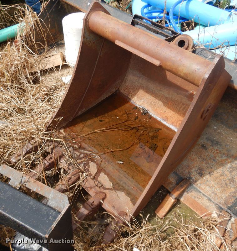 image for item HA9340 (3) backhoe buckets