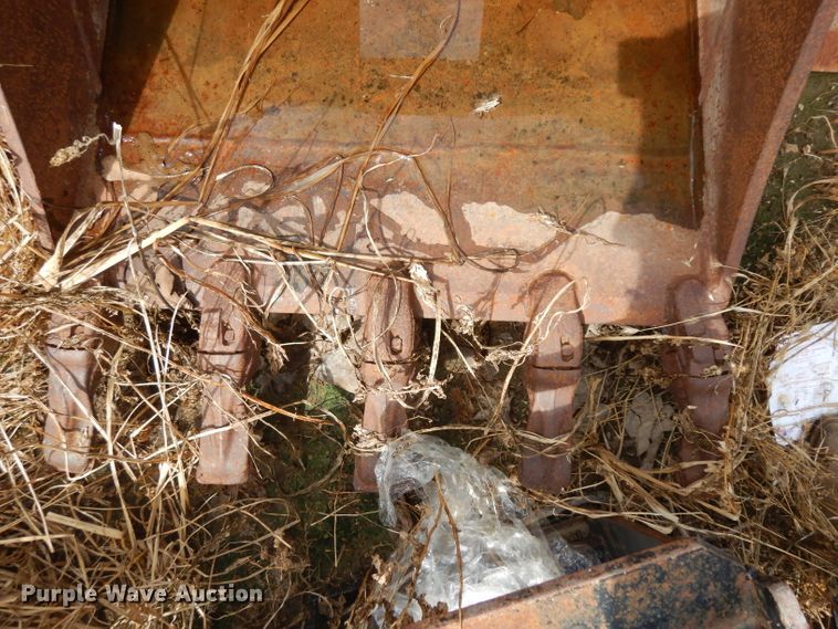 image for item HA9340 (3) backhoe buckets