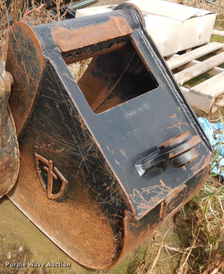 image for item HA9340 (3) backhoe buckets