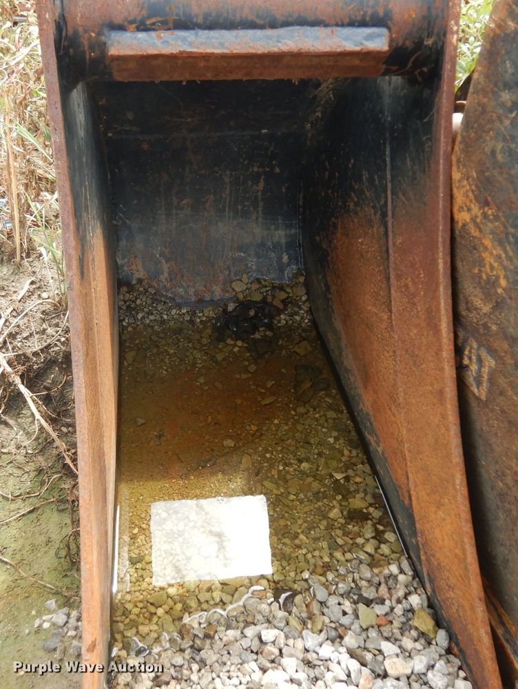 image for item HA9340 (3) backhoe buckets