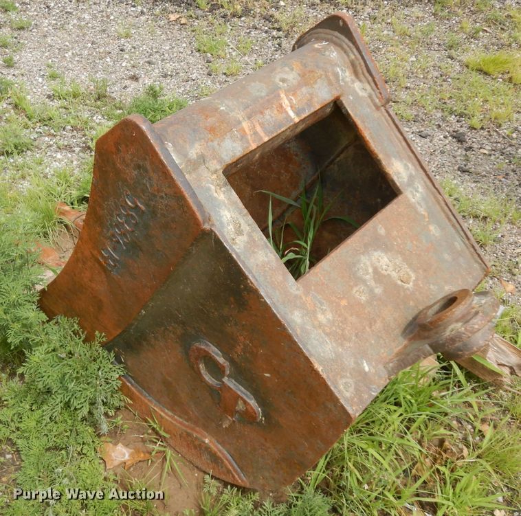 image for item HA9340 (3) backhoe buckets