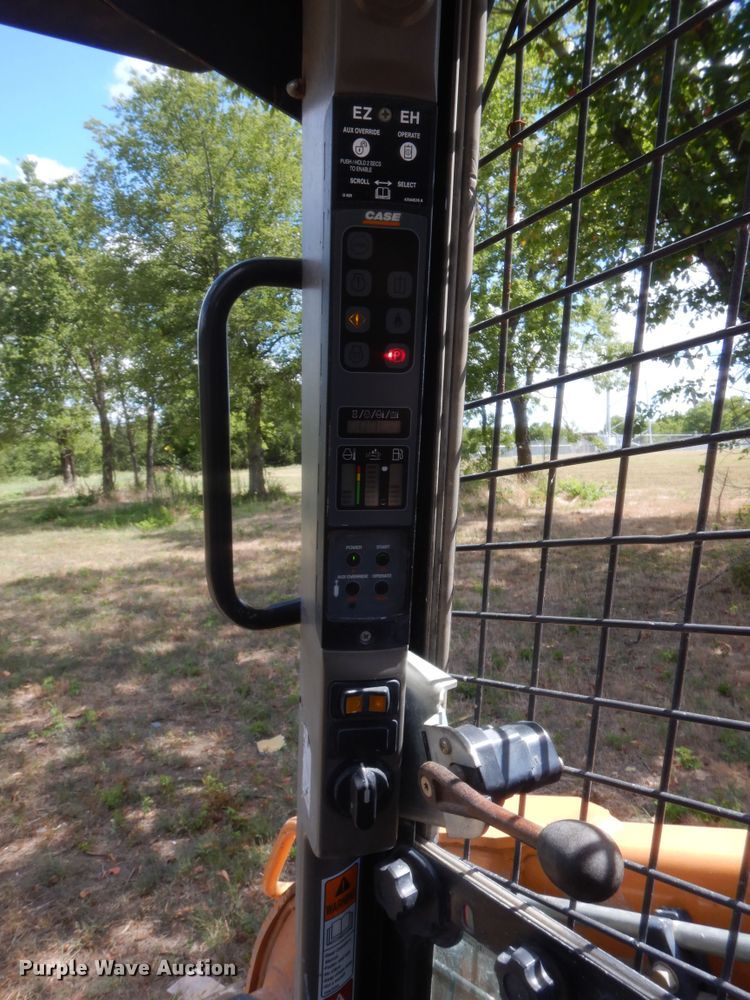 image for item HB9285 2015 Case TV380  tracked skid steer loader